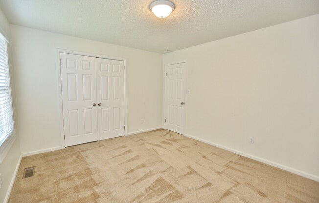 2 beds, 1 bath, $1,295