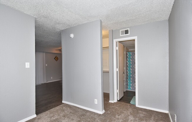 Studio, 1 bath, 500 sqft, $759, Unit 1305