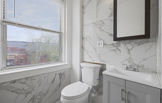 2204 E Carson Street