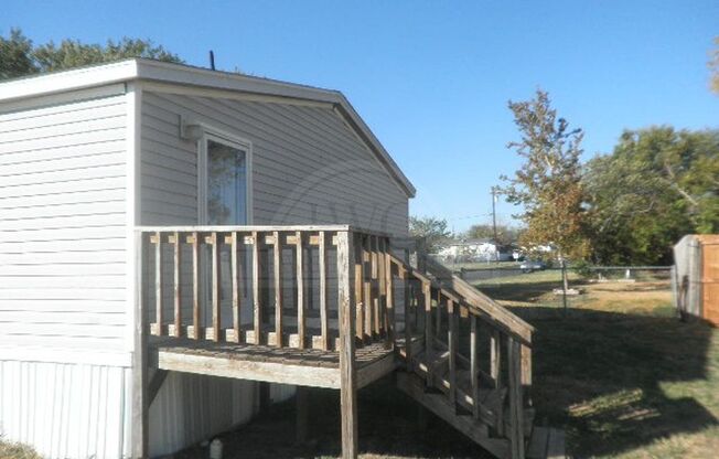 3 beds, 2 baths, $1,195