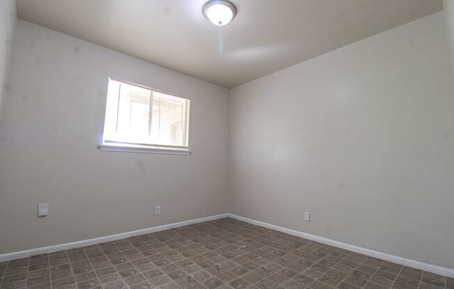 3 beds, 2 baths, $1,500