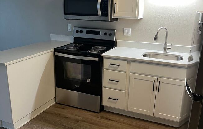 1 bed, 1 bath, 475 sqft, $1,395, Unit 14