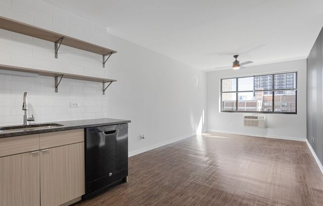 2 beds, 1 bath, 675 sqft, $2,450, Unit 201