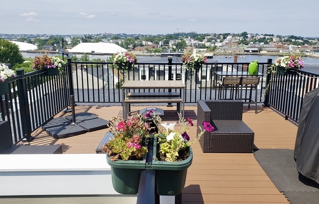 2 beds, 2.5 baths, 989 sqft, $3,400, Unit 6