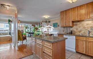 1121 Albion St.#401