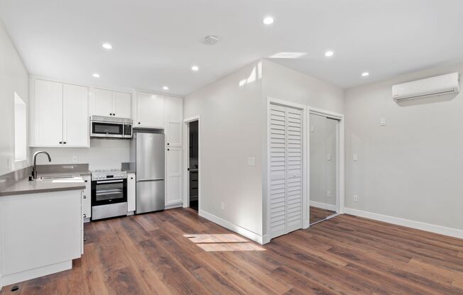 Culver City Rental -  Detached Studio with Big Bathroom!