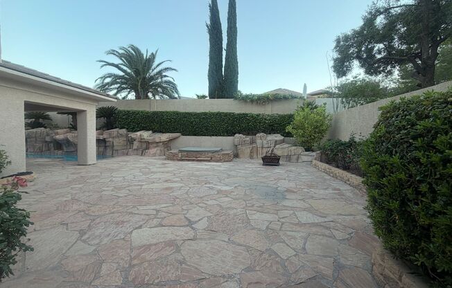5 beds, 4.5 baths, $6,795