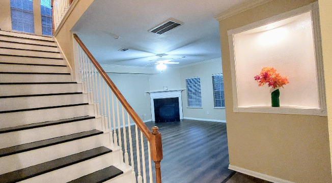 2114 HAWKS RD