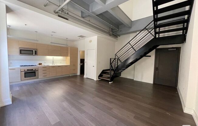 1 bed, 1.5 baths, 1,024 sqft, $3,542, Unit 304