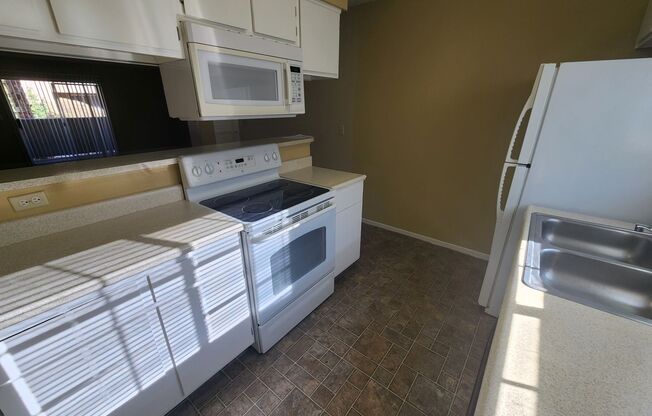 2 beds, 2 baths, $1,350, Unit # 1078