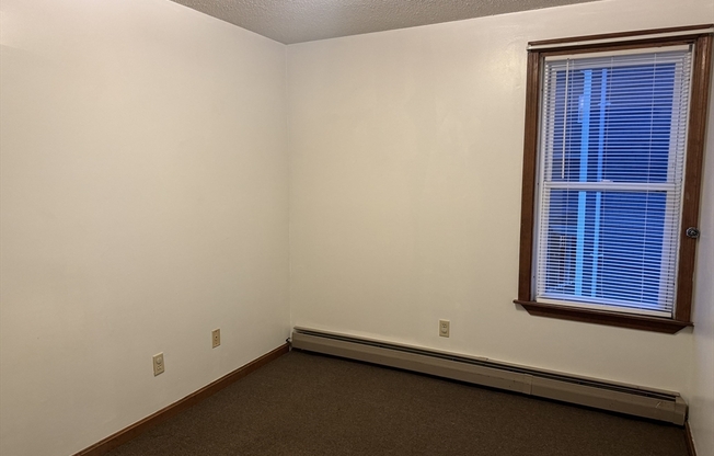 3 beds, 1 bath, 1,000 sqft, $1,500, Unit 2