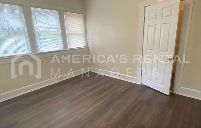 3 beds, 1 bath, $995