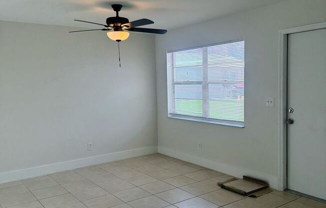 4265 Desoto Ave