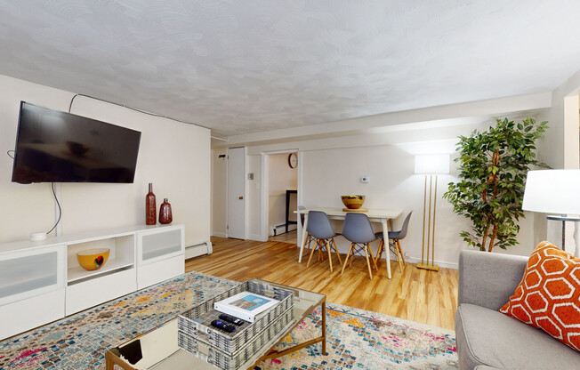 1 bed, 1 bath, 700 sqft, $4,300, Unit 1B