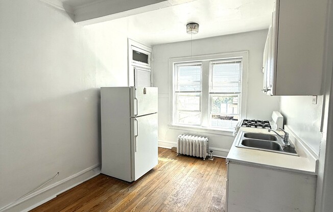 2855 W BERTEAU