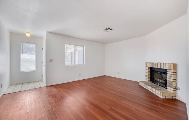 Cute and cozy 2 bedroom with all appliances