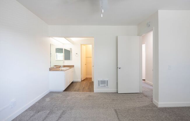 2 beds, 2 baths, 725 sqft, $2,450, Unit 50