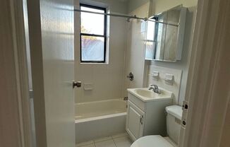 1 bed, 1 bath, $1,750, Unit 3B