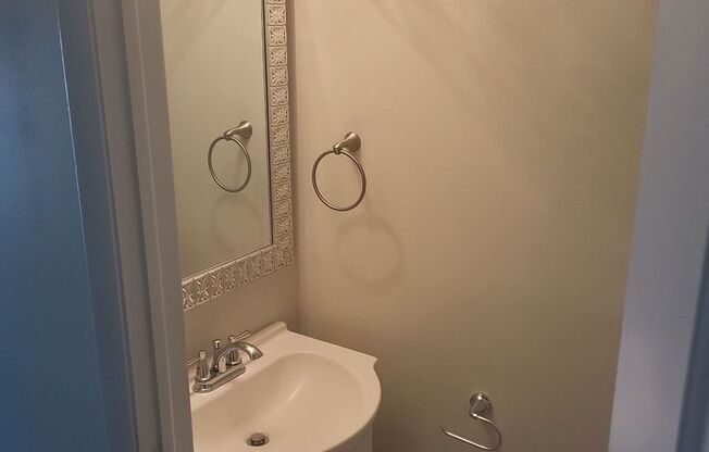 Lovely Updated 3-Bedroom Home with Spacious Backyard