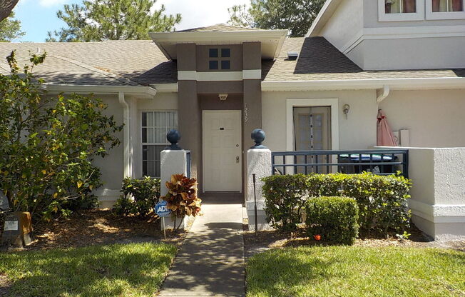 Cozy 2/2 Town Home in Meadow Woods! Available Now!