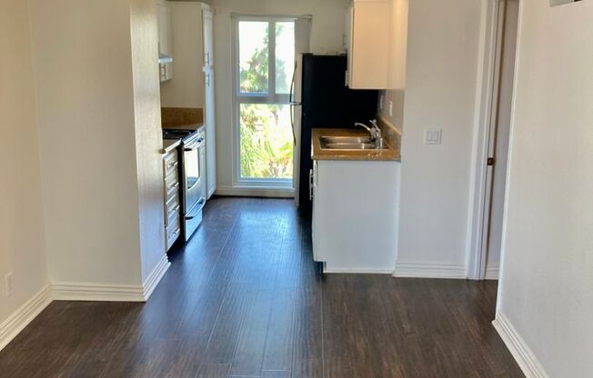 1 bed, 1 bath, $2,495, Unit 25