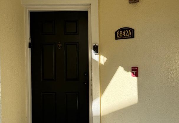 Beautifully Renovated 3-Bed, 2-Bath First-Floor Condo in a Prime Location of Kissimmee!