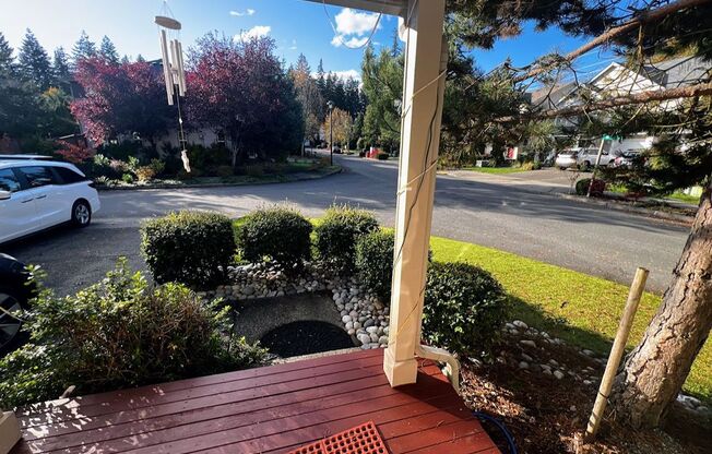 Great Corner Home in Popular Redmond Neighborhood with a Two-Car Attached Garage!  Owner very motivated to rent!