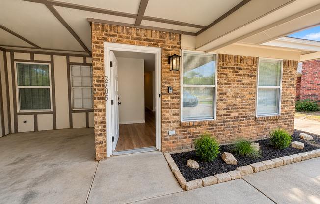 Petersburg Dr 2703 -2705