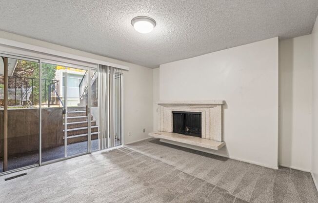 3 beds, 1.5 baths, 1,050 sqft, $1,385, Unit 96