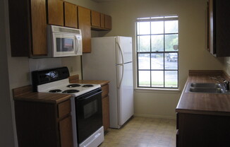 2 beds, 1 bath, $1,595