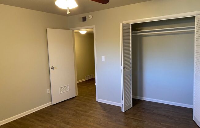 2 beds, 1 bath, 728 sqft, $750, Unit D4