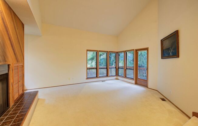 3 beds, 2.5 baths, $3,700