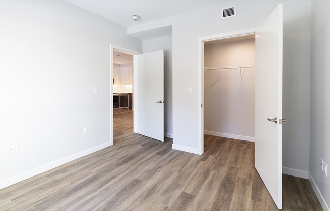 Studio, 1 bath, 892 sqft, $4,395, Unit 616