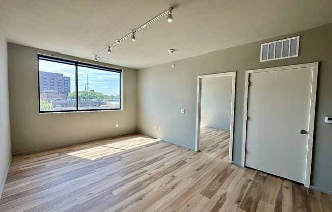 1 bed, 1 bath, 779 sqft, $1,430, Unit HW-509