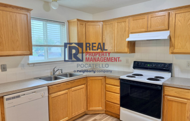 3 Bedroom 1.5 Bath Apartment - 2 car garage