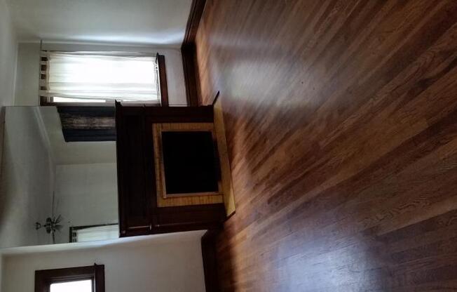 2 beds, 1 bath, 1,500 sqft, $1,200, Unit # 1