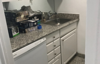 1 bed, 1 bath, 637 sqft, $4,800, Unit 5D