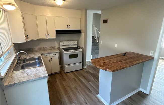 3 beds, 1 bath, $1,325