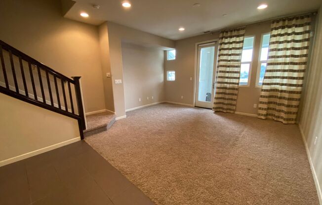 4Br4Ba Former Model Townhouse Top of the Line!