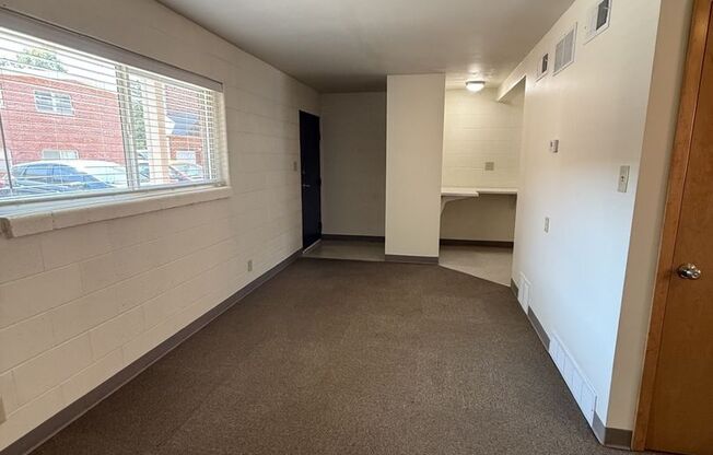 Studio, 1 bath, 500 sqft, $625, Unit 1024 SUNSET #04