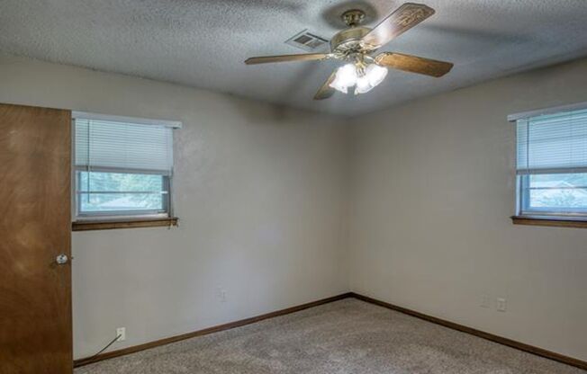 3 beds, 2 baths, $1,200