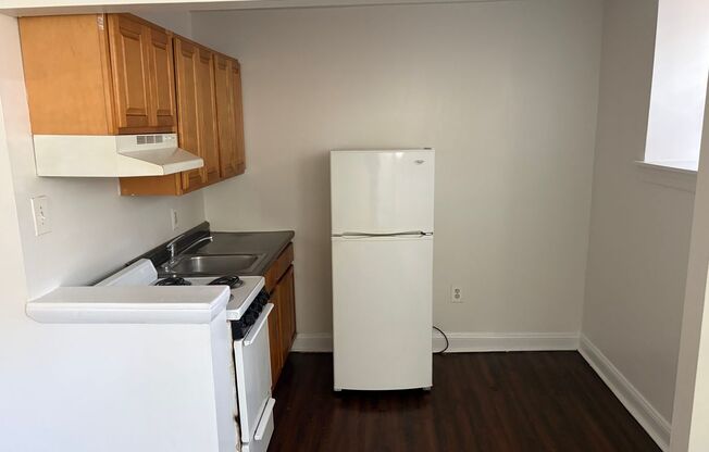 1 bed, 1 bath, 396 sqft, $1,100, Unit A-2