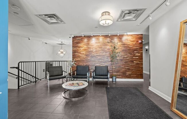 100 E Gay St