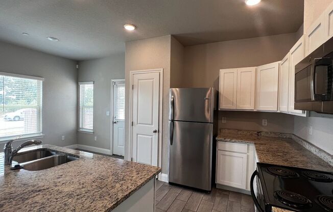 3 beds, 2 baths, $1,495