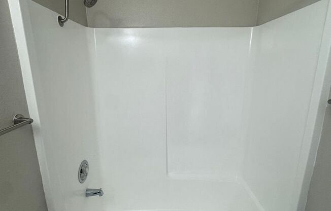 Studio, 1 bath, 415 sqft, $2,475, Unit 17