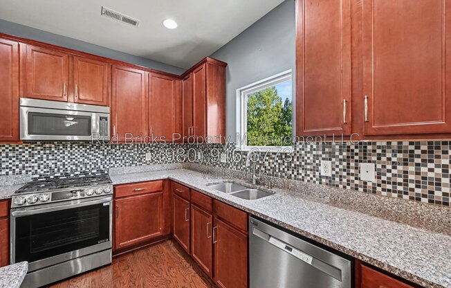 4 beds, 2.5 baths, 2,624 sqft, $2,595