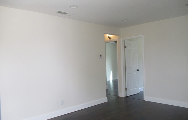 3 beds, 2 baths, $1,400