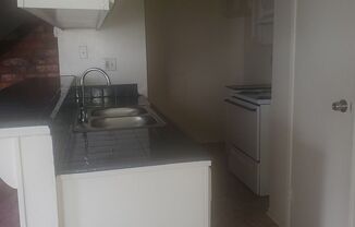 2 beds, 1 bath, 895 sqft, $2,300, Unit 2