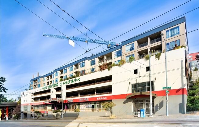 Top-Floor Condo with Office/Den + Private Balcony in the Heart of Seattle