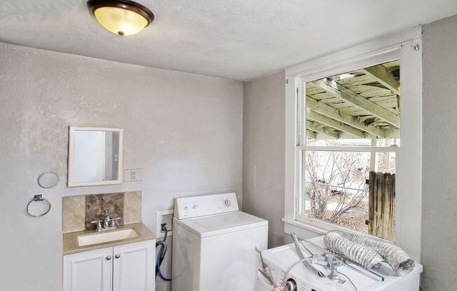 5 beds, 2 baths, $2,300